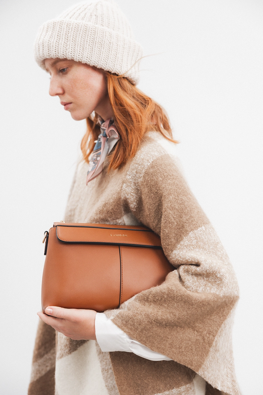 AW25