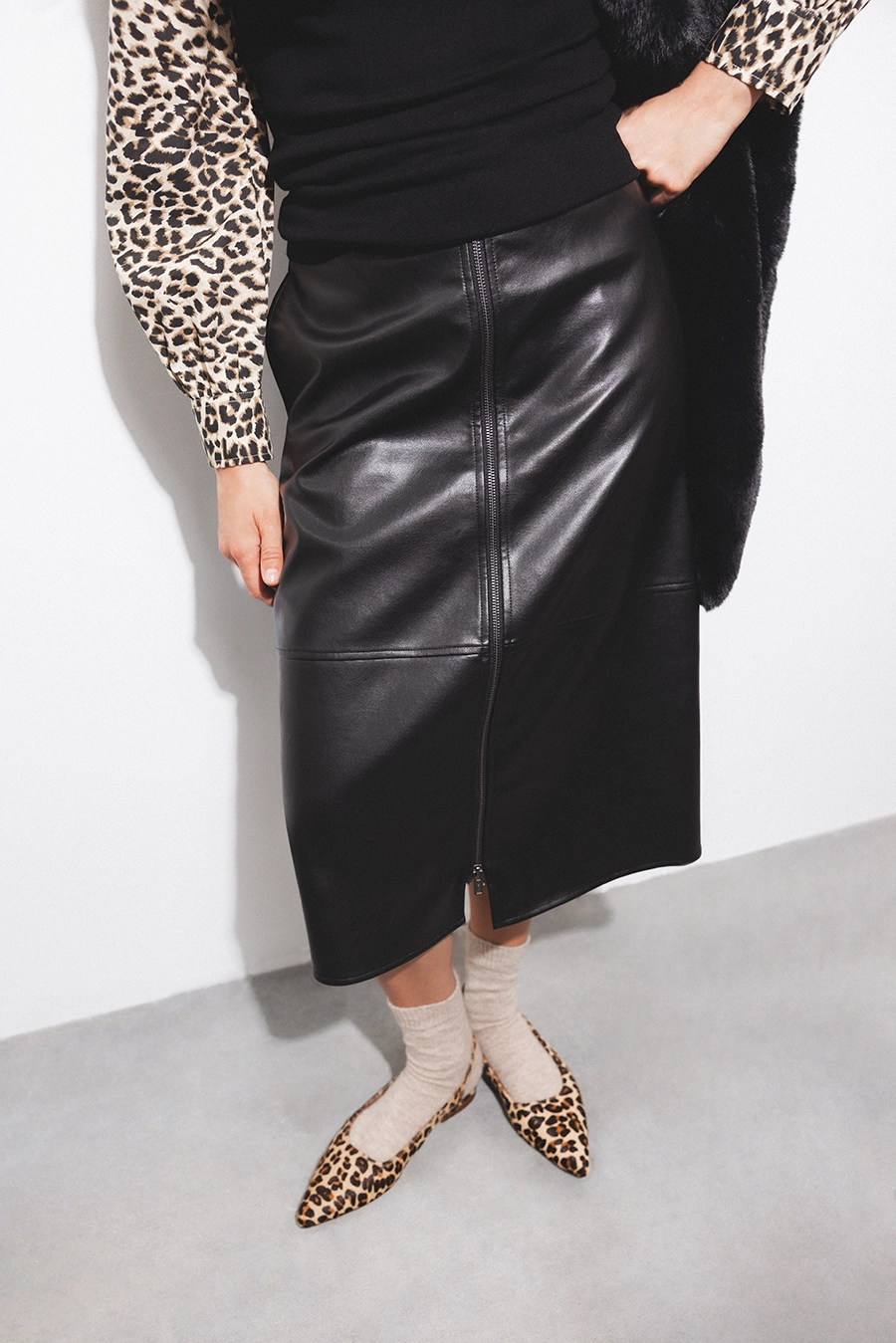 AW25