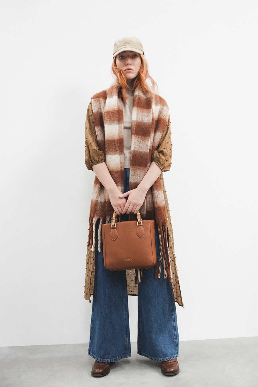 AW25