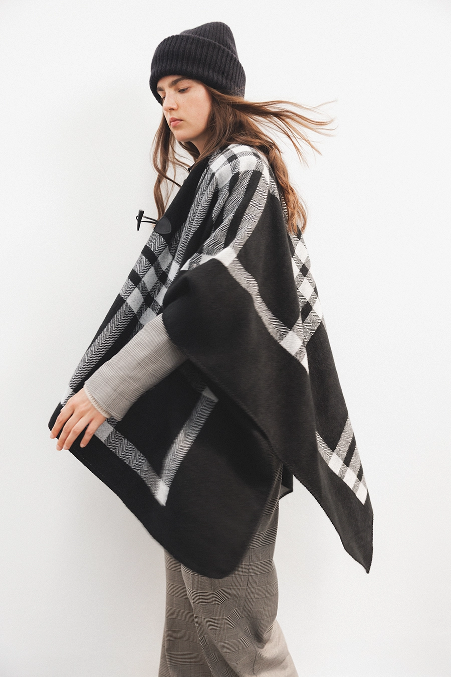 AW25